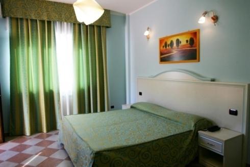 Hotel Aurora Latina